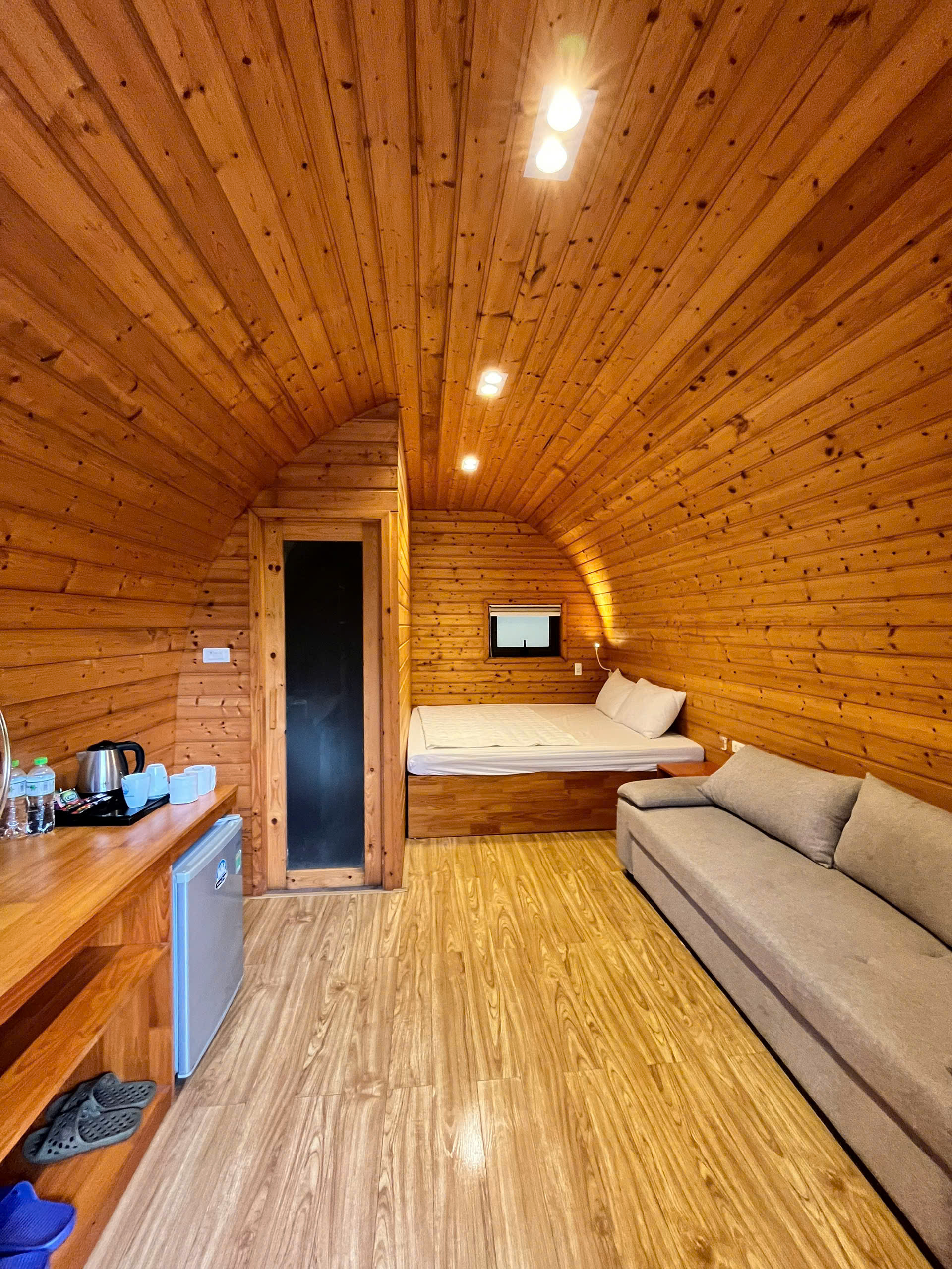 Bungalow Couple