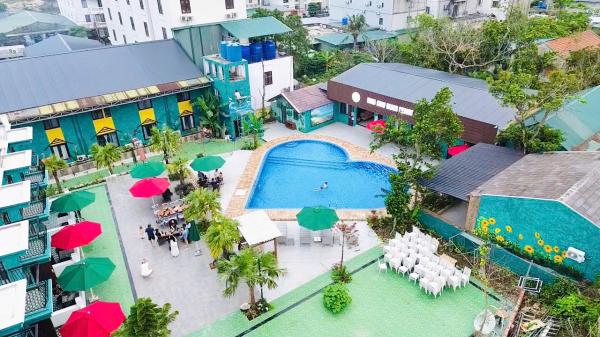 Deluxe Twin Pool View (VIP)